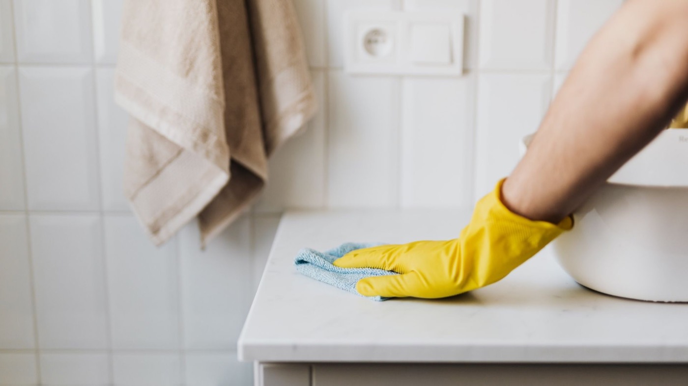 Bathroom cleaning service in Queens, NY by Lulu & J's Dynamic Cleaning Services