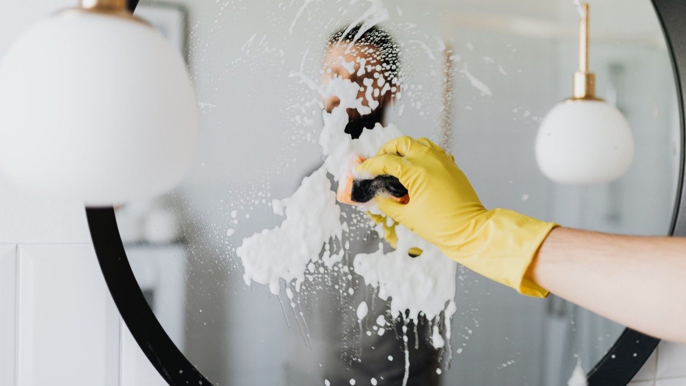 Deep cleaning mirror service in Queens, NY by Lulu & J's Dynamic Cleaning Services