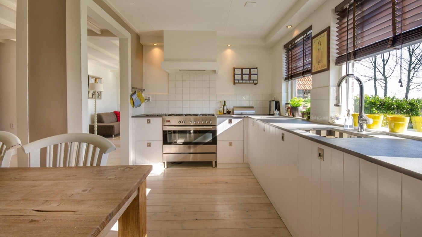 Bright kitchen home cleaning service in Queens, NY by Lulu & J's Dynamic Cleaning Services