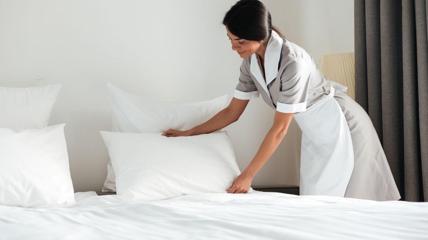Maid service bedroom cleaning in Queens, NY by Lulu & J's Dynamic Cleaning Services